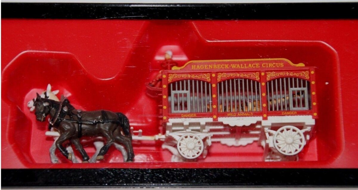 Preiser 22152 HO The Great Circus Train Wagon W/Figure & Horses Colors May Vary