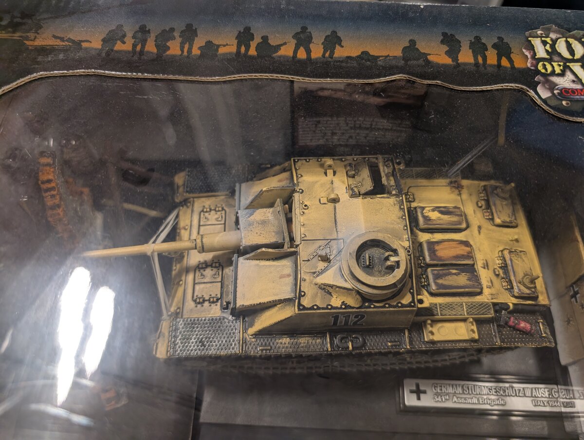Unimax Toys Ltd. 81006 1:32 Die Cast German Sturmgeschutz III Ausf G Tank, 1944