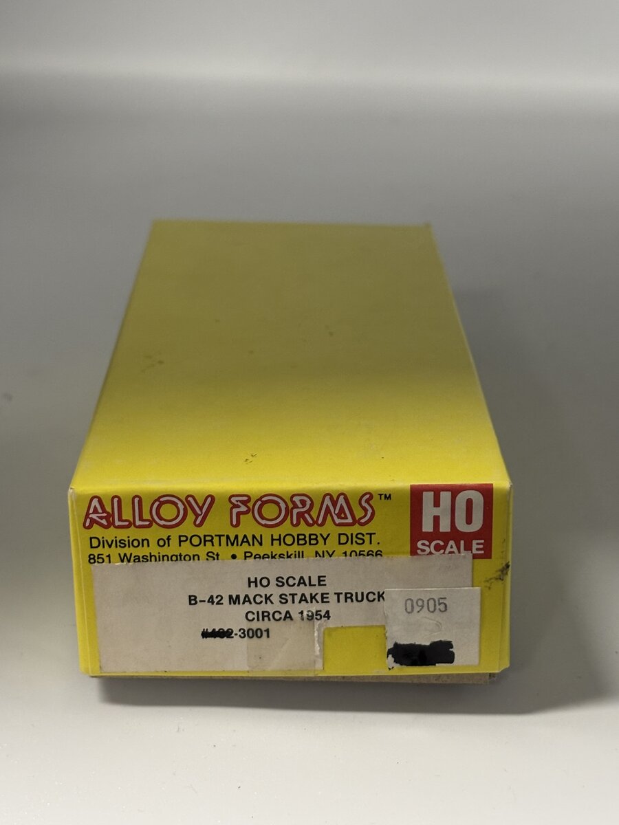 Alloy Forms 3138 1:87 HO Mack B-61 Truck w/Universal Chassis Kit