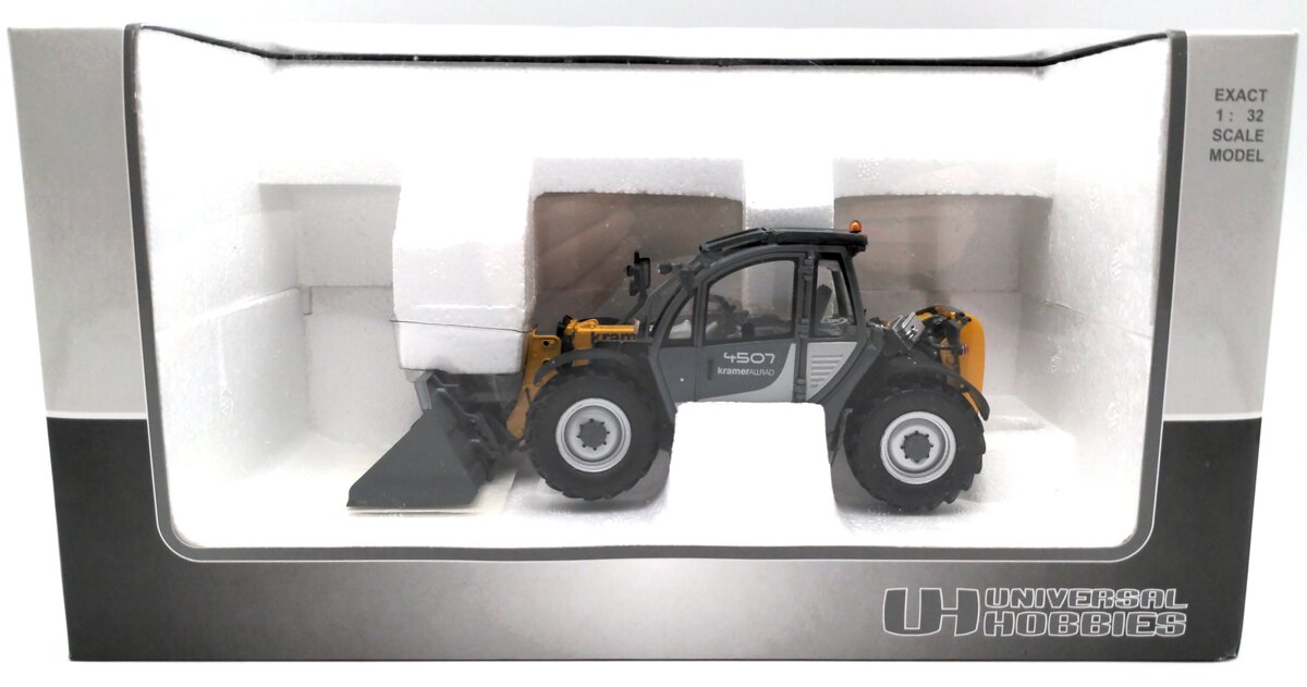 Universal Hobbies 8061 1:32 Kramer 4507 Telehandler with Bucket