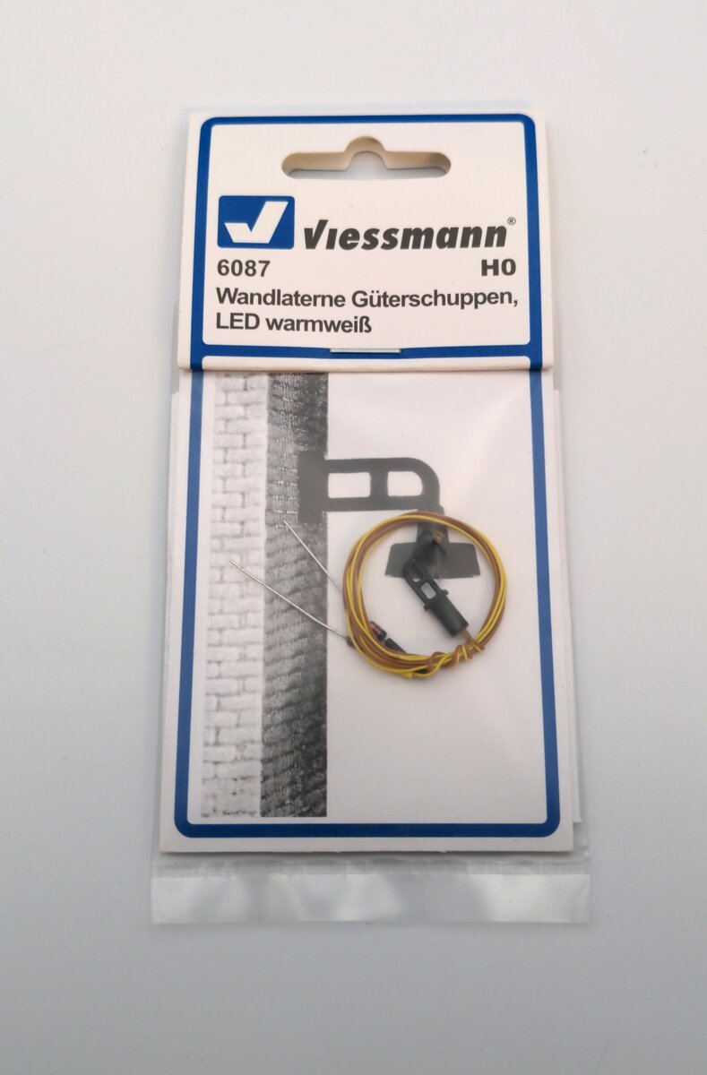 Viessmann 6087 HO Goods Shed Warm-White LED Wall Lamp