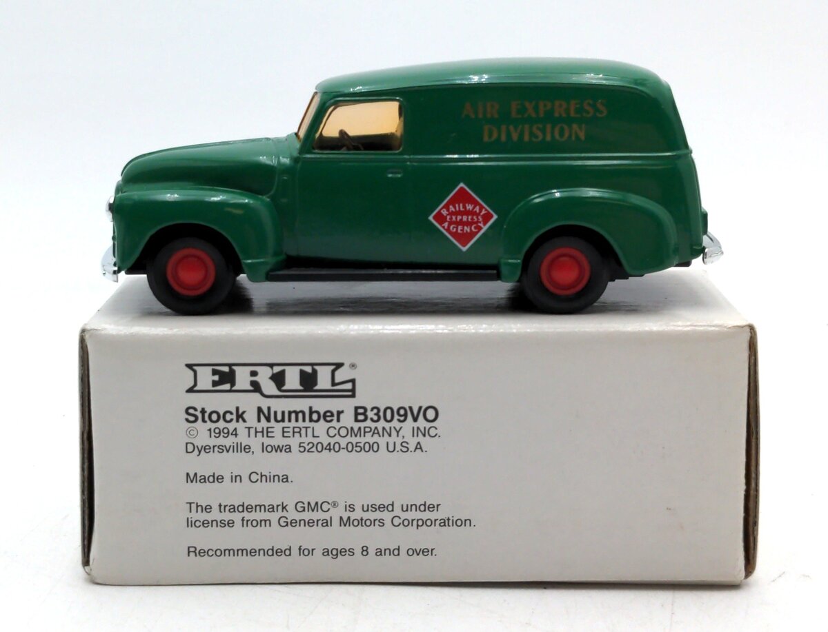 Ertl B309VO 1:43 Scale 1951 REA Air Express Division Panel Truck Diecast