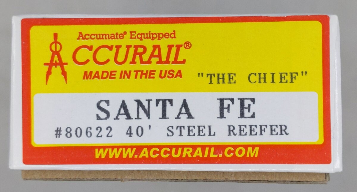 Accurail 80622 HO Scale Santa Fe "The Cheif" 40' Steel Reefer Road #: 33842