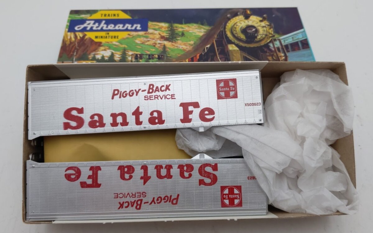 Athearn 5157 HO Scale Santa Fe Piggy-Back Service 40' Trailer Kit (Set of 2)