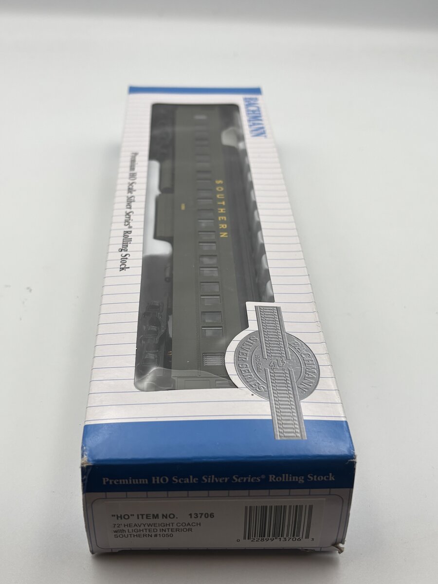 Bachmann 13706 HO Scale Southern Railway 72' Heavyweight Coach #1050