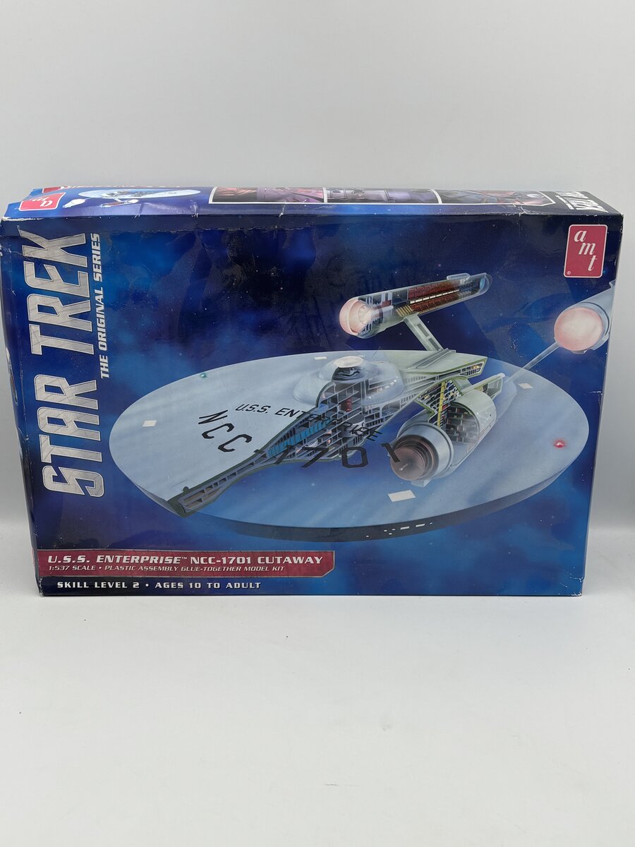 AMT 891 1:100 (and higher scales) Star Trek USS Enterprise Cutaway (Re-Issue)