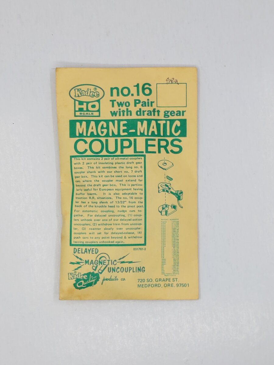 Kadee 16 HO Scale Magne-Matic Couplers Two Pair - with Draft Gear Kit