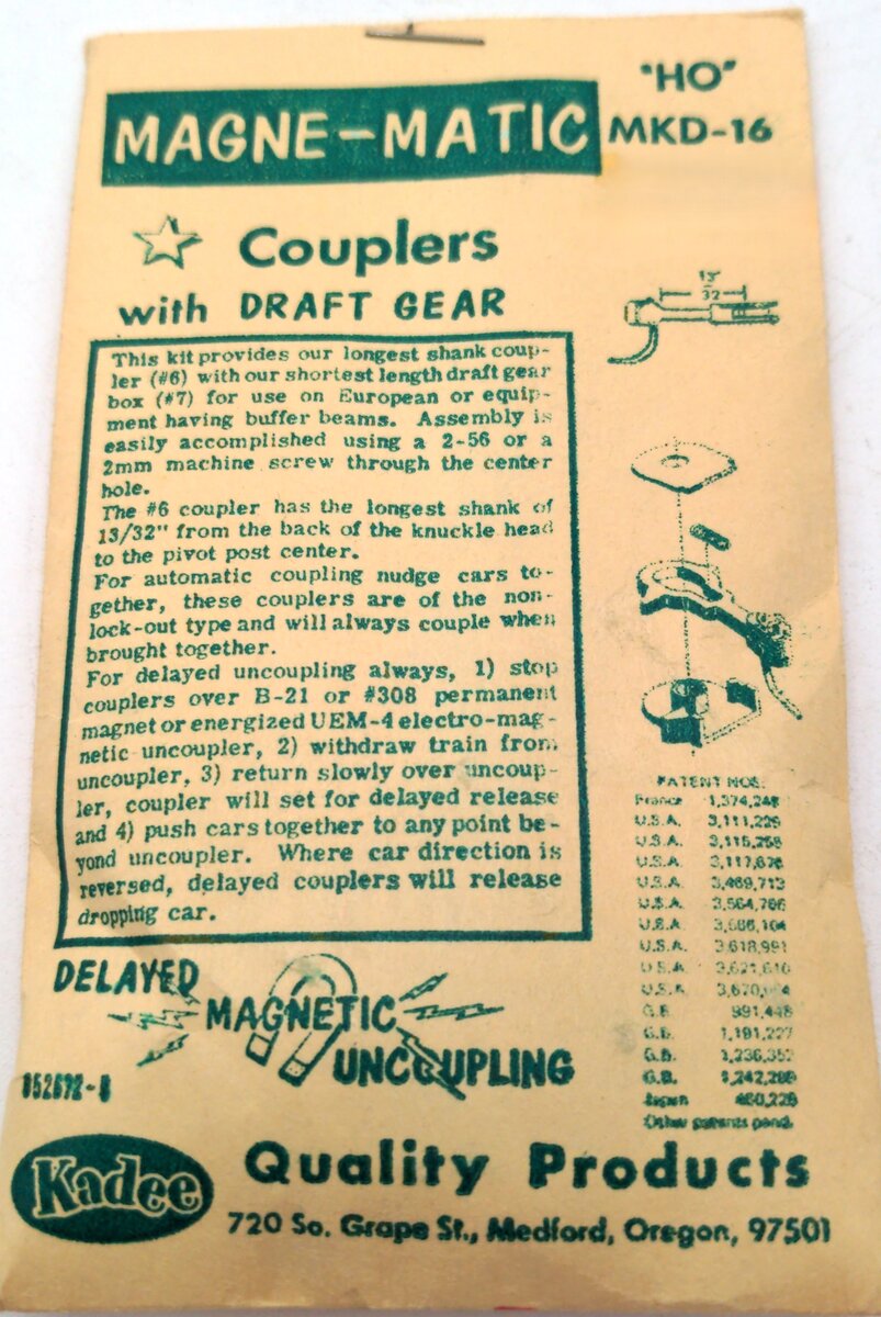 Kadee 16 HO Scale Magne-Matic Couplers Two Pair - with Draft Gear Kit