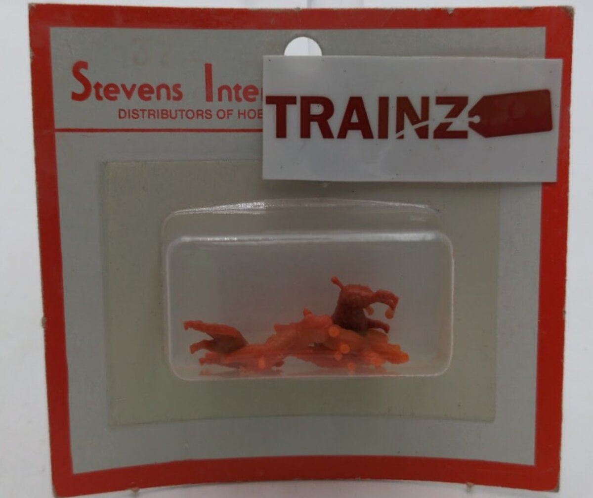 Stevens International 39 HO Scale Assorted Dogs Unpainted Tan Plastic(Pack of 5)