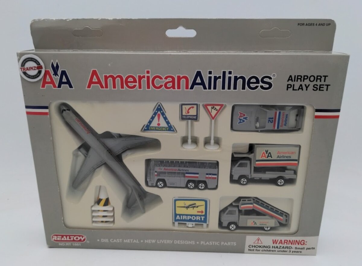 Realtoy 1661 Daron American Airlines Airport Die Cast Playset (Set of 13 Pieces)