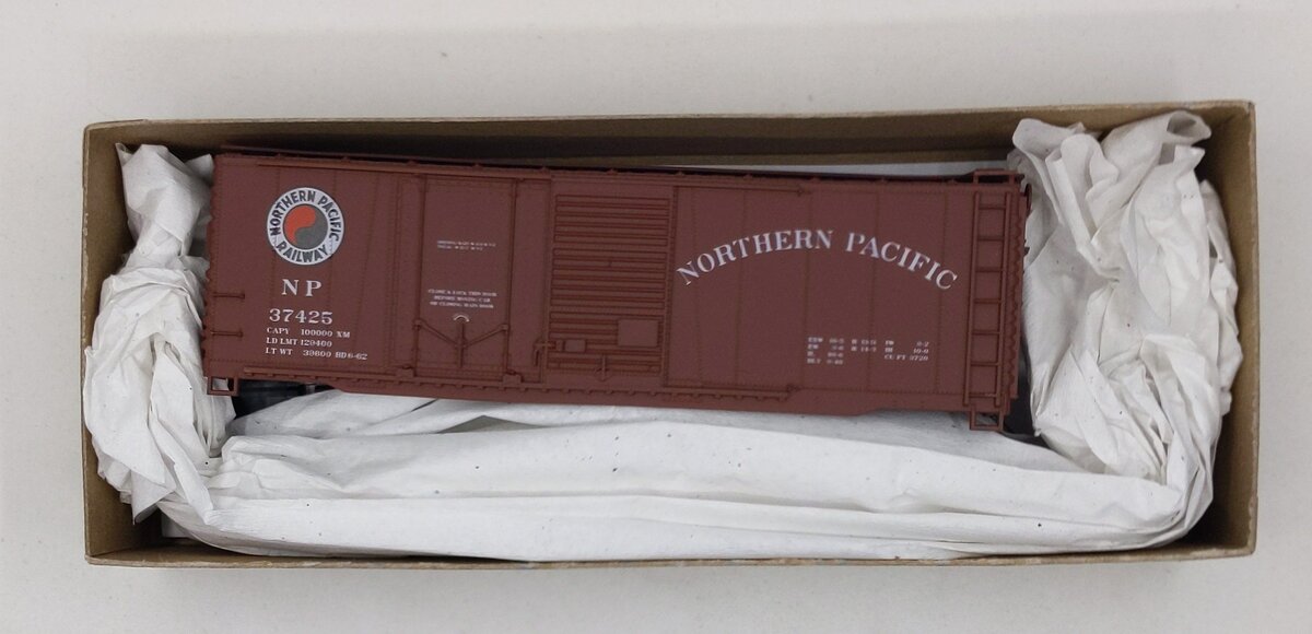 Accurail 3817 HO Scale Northern Pacific 40' Combination Door Steel Boxcar-37425