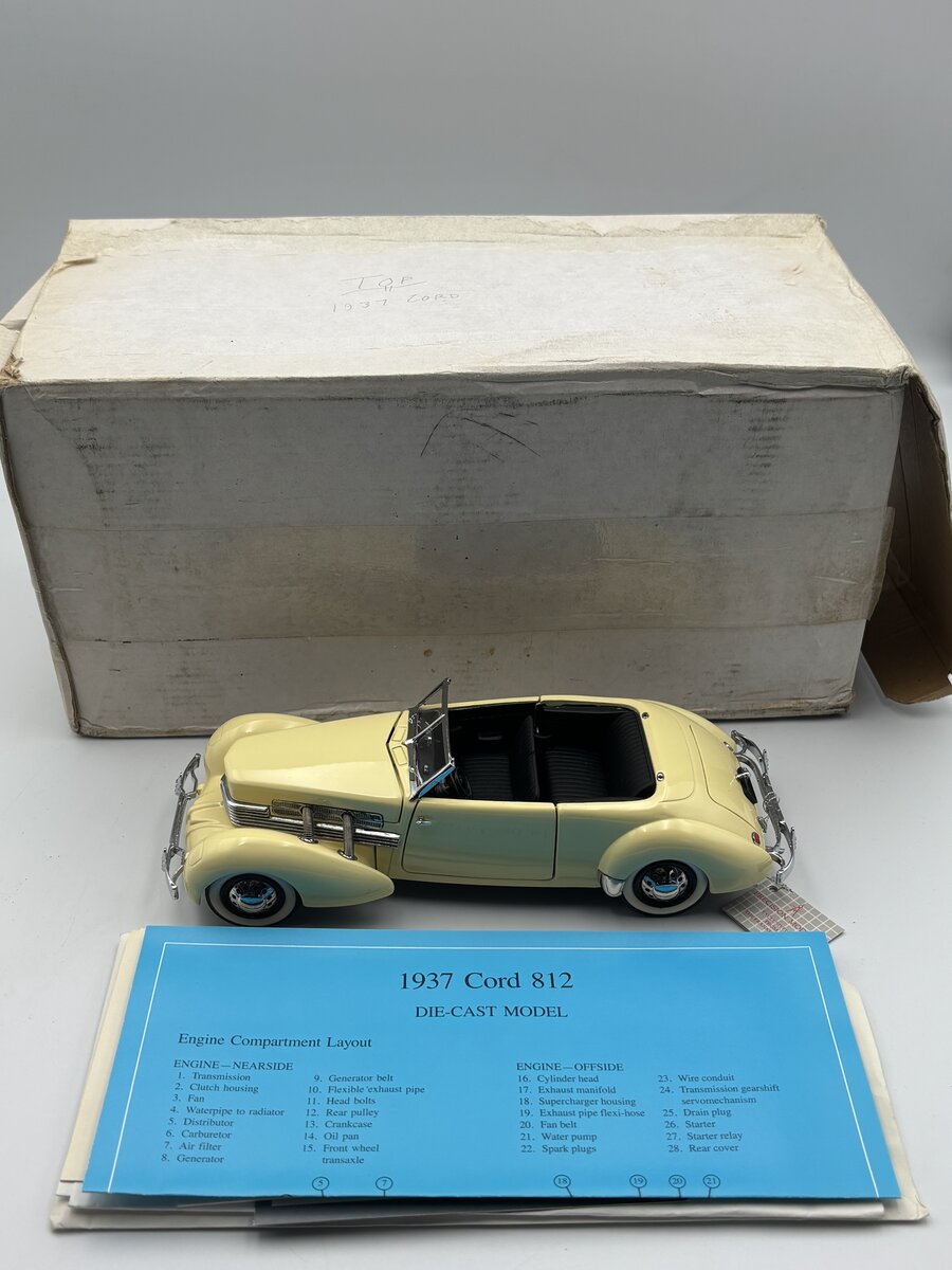Franklin Mint 1:24 Cord 812 Phaeton Coupe in Cream White