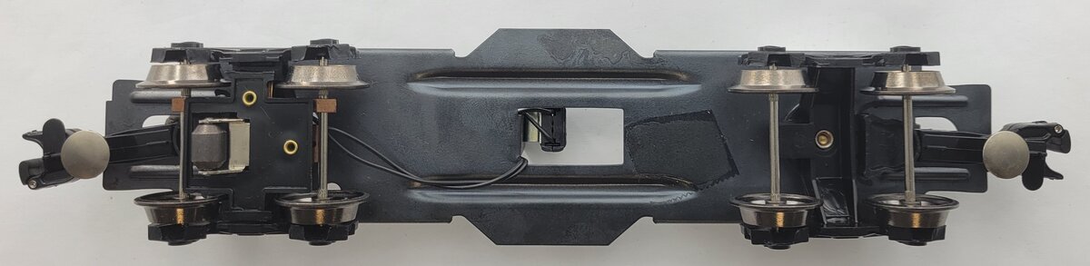 Lionel 6517-5 Bay Window Caboose Frame with Operating Coupler Trucks