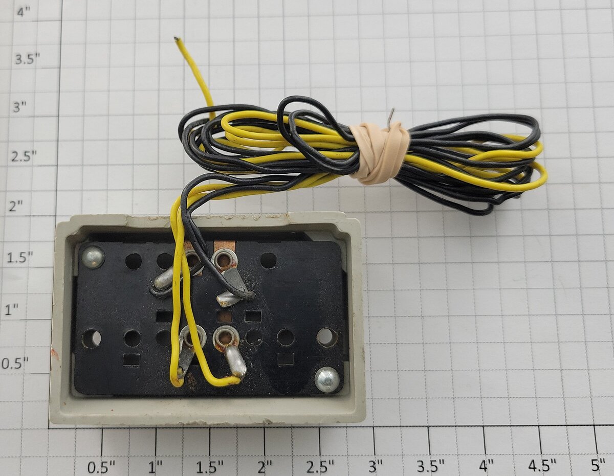 American Flyer XA1096-JXW S Scale White Unloading Car Control Button