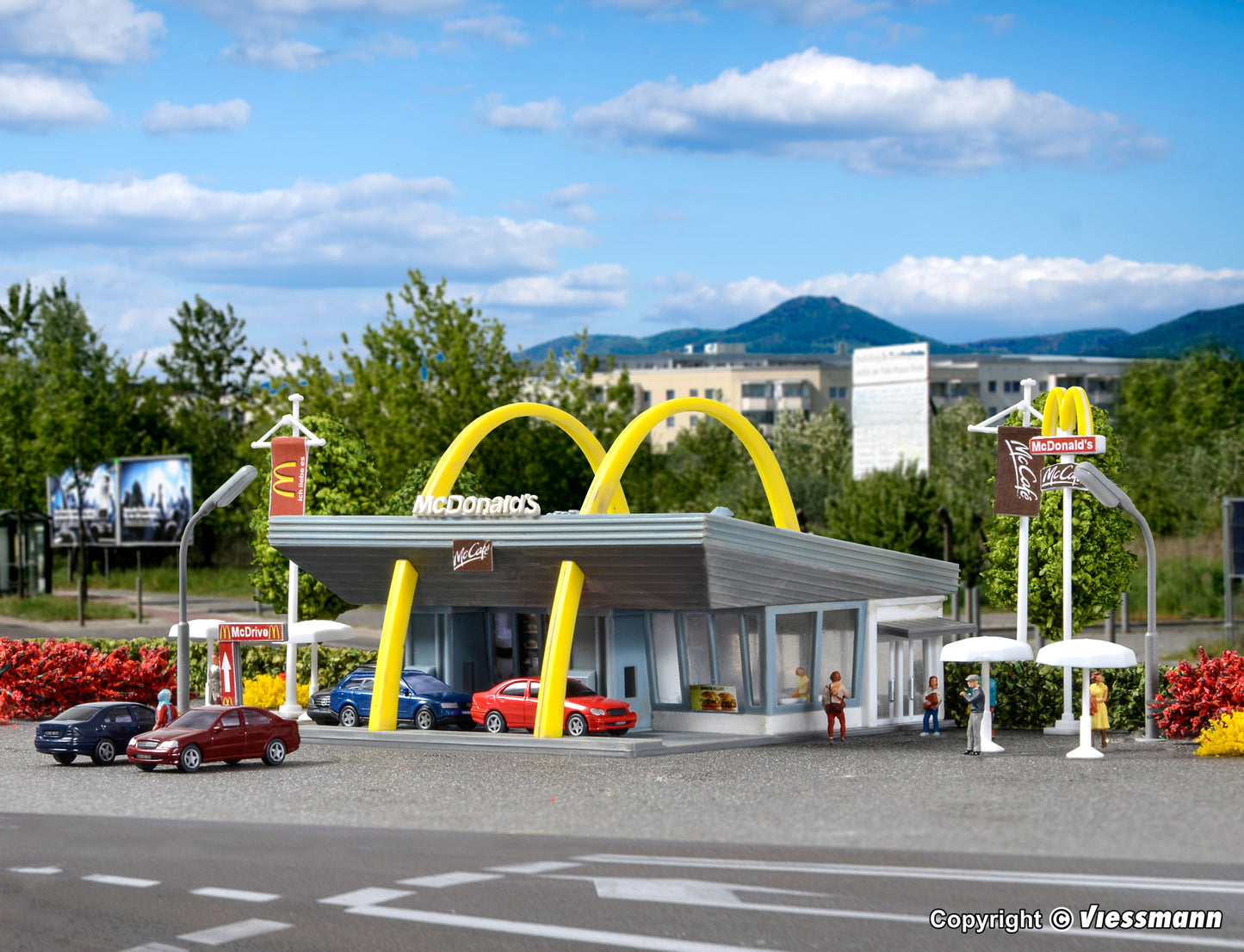 Vollmer 47765 N McDonald's Fast Food Restaurant with McDrive Building Kit