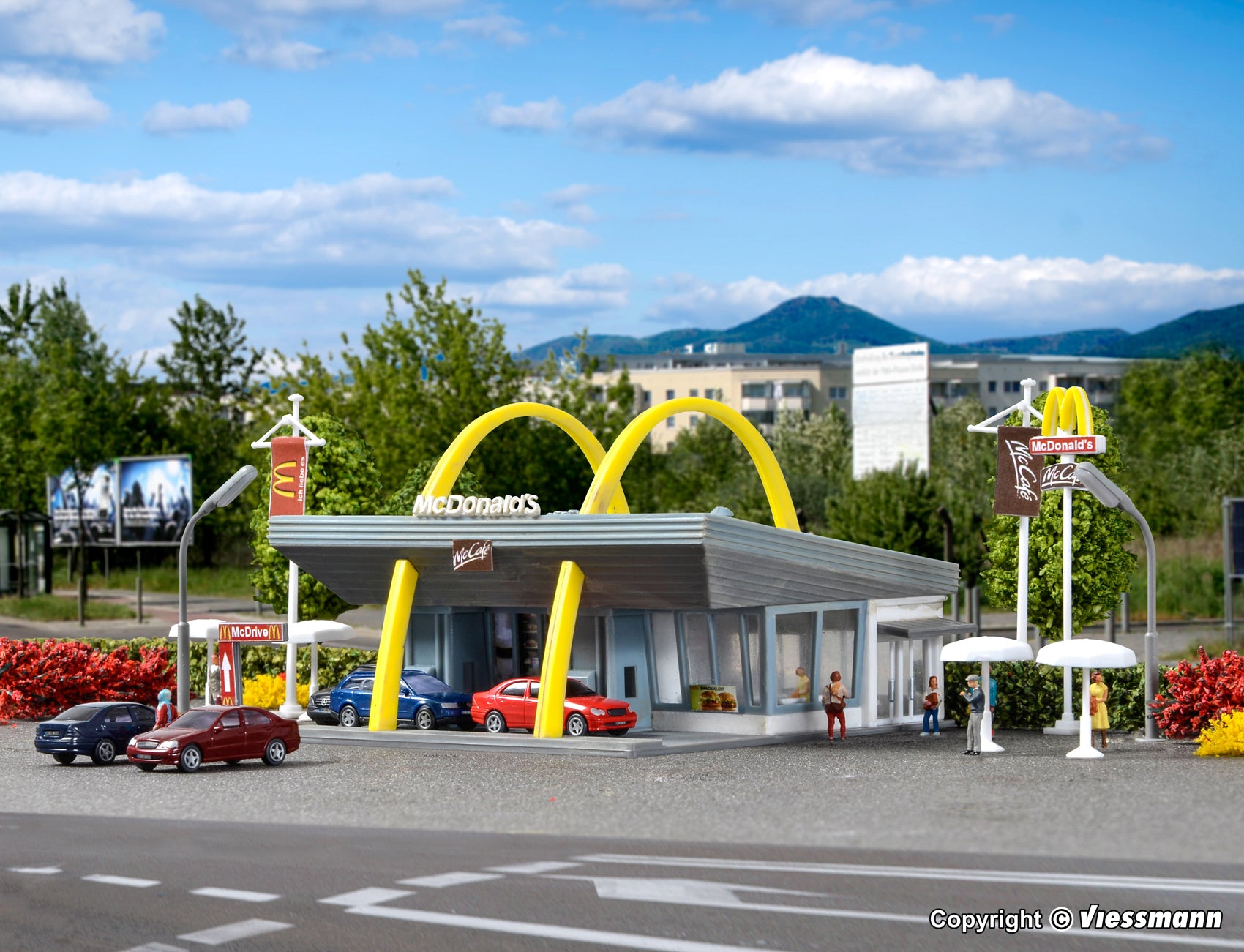 Vollmer 47765 N McDonald's Fast Food Restaurant with McDrive Building Kit