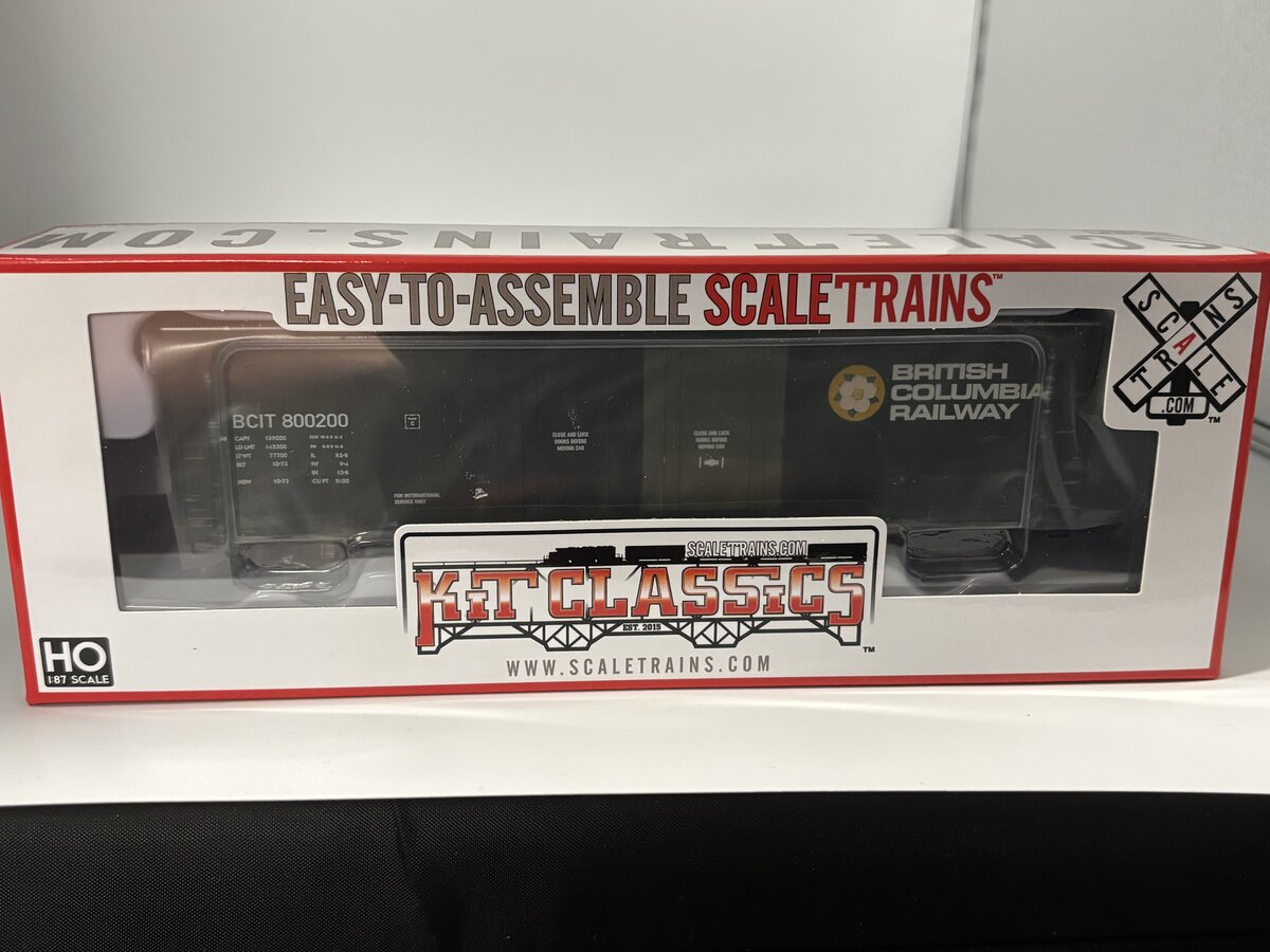 Scale Trains SXT1030 HO BC Railway 5100 RBL 8'' Double-Plug Boxcar #800200