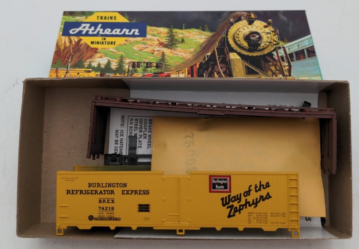 Athearn 5027 HO Burlington Refrigerator Express 40' Reefer #74218 Kit
