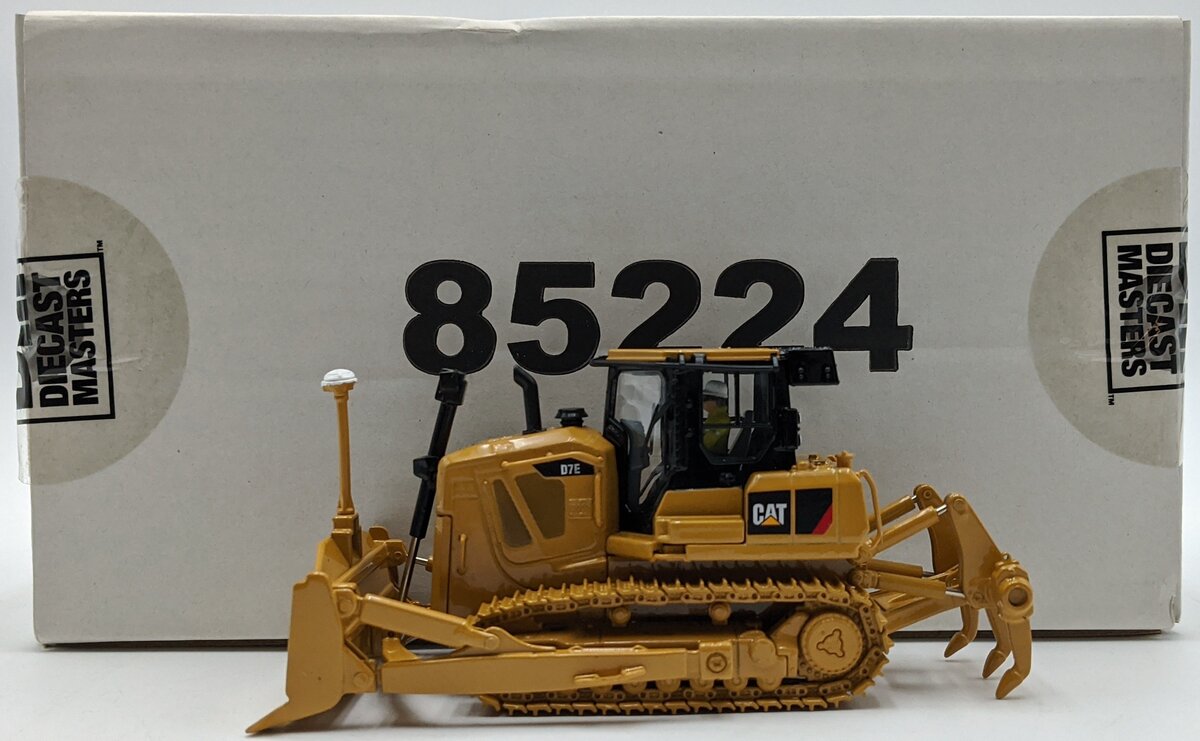 DieCast Masters 85224 1:50 Caterpillar D7E High Line Tractor Dozer Vehicle
