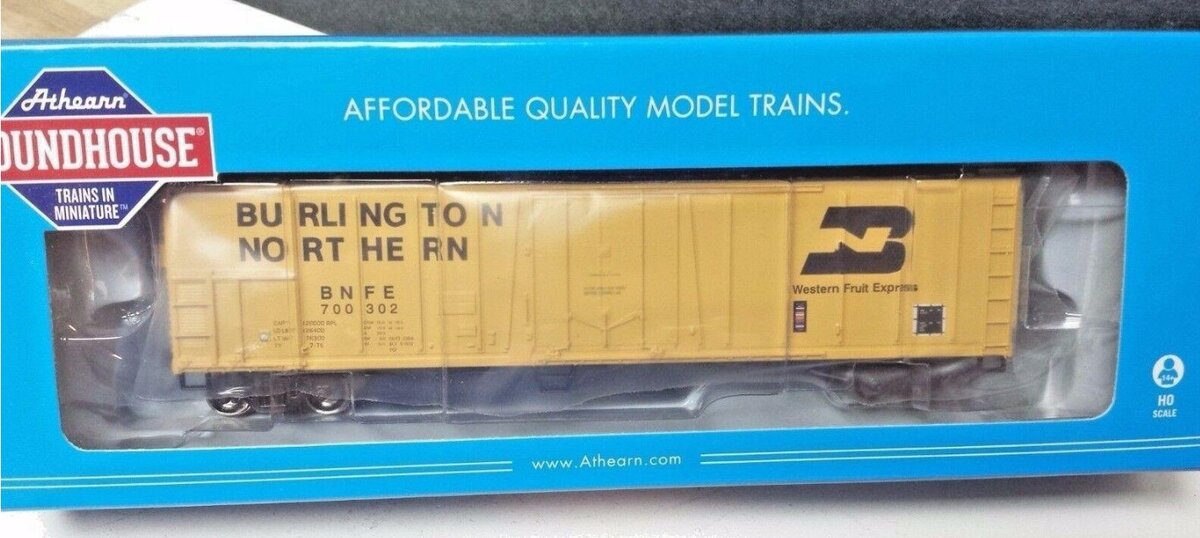 Roundhouse 87854 HO Burlington Northern 50' Ex Post Mechanical Reefer #700302