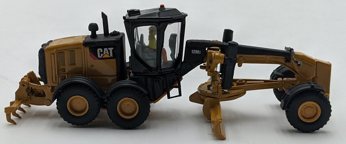 DieCast Masters 85520 1:87 Caterpillar 12M3 Motor Grader Diecast Model