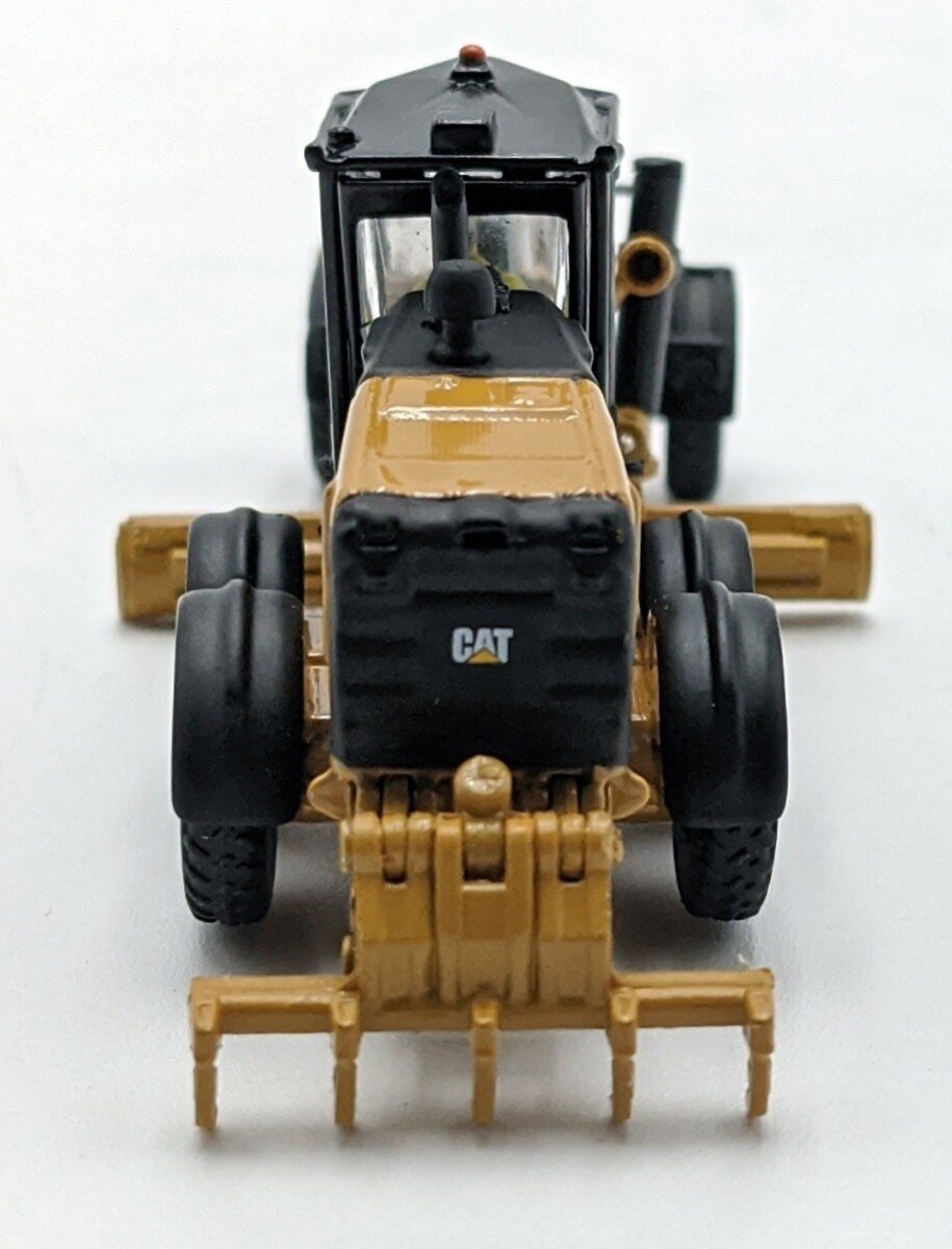 DieCast Masters 85520 1:87 Caterpillar 12M3 Motor Grader Diecast Model