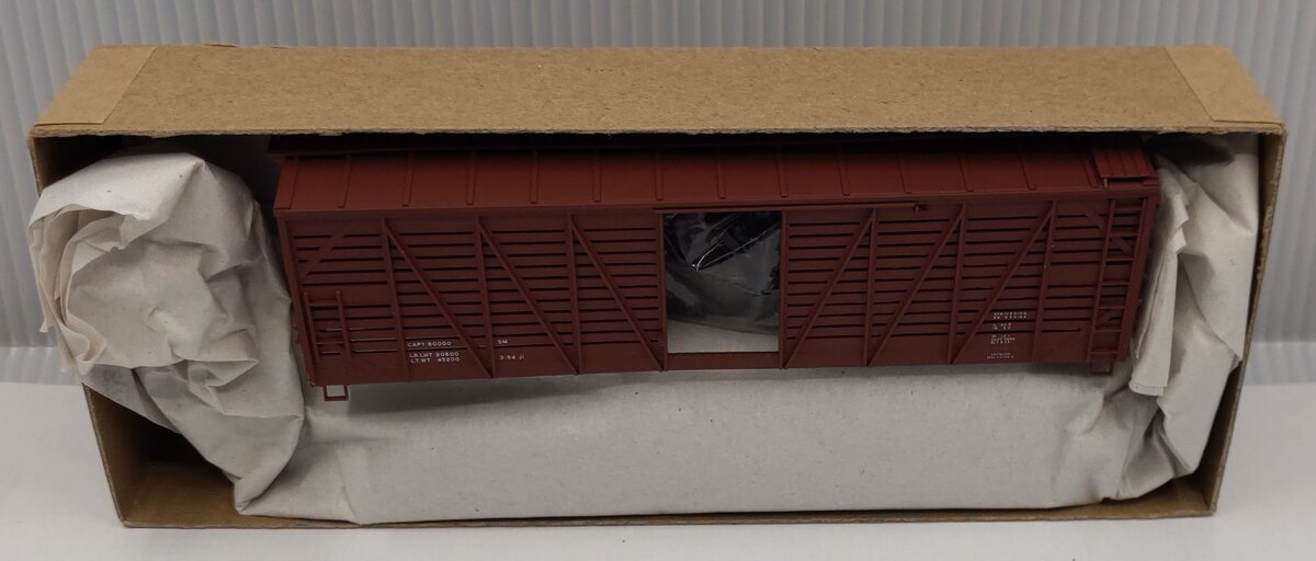 Accurail 4734.1 HO Scale Great Northern 40'  Wood Stock Car Kit