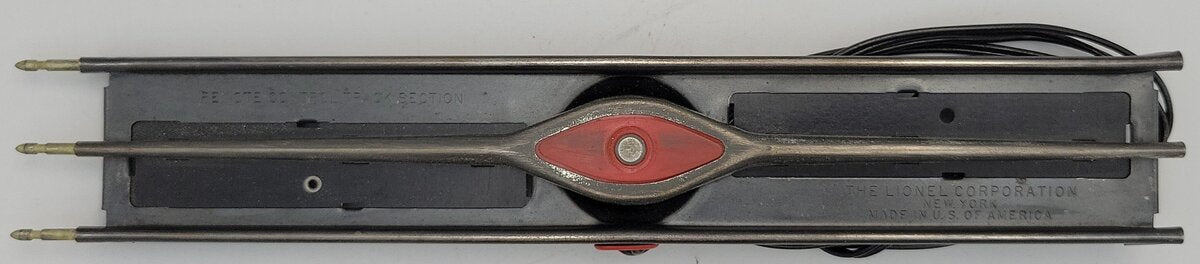 Lionel 6009 Uncoupler Section - Boxed