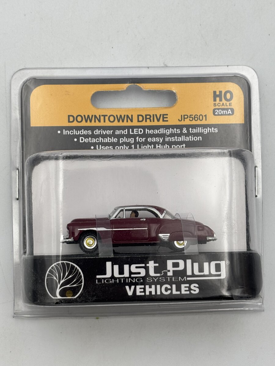Woodland Scenics JP5601 HO Just Plug Downtown Drive Lighted Vehicle