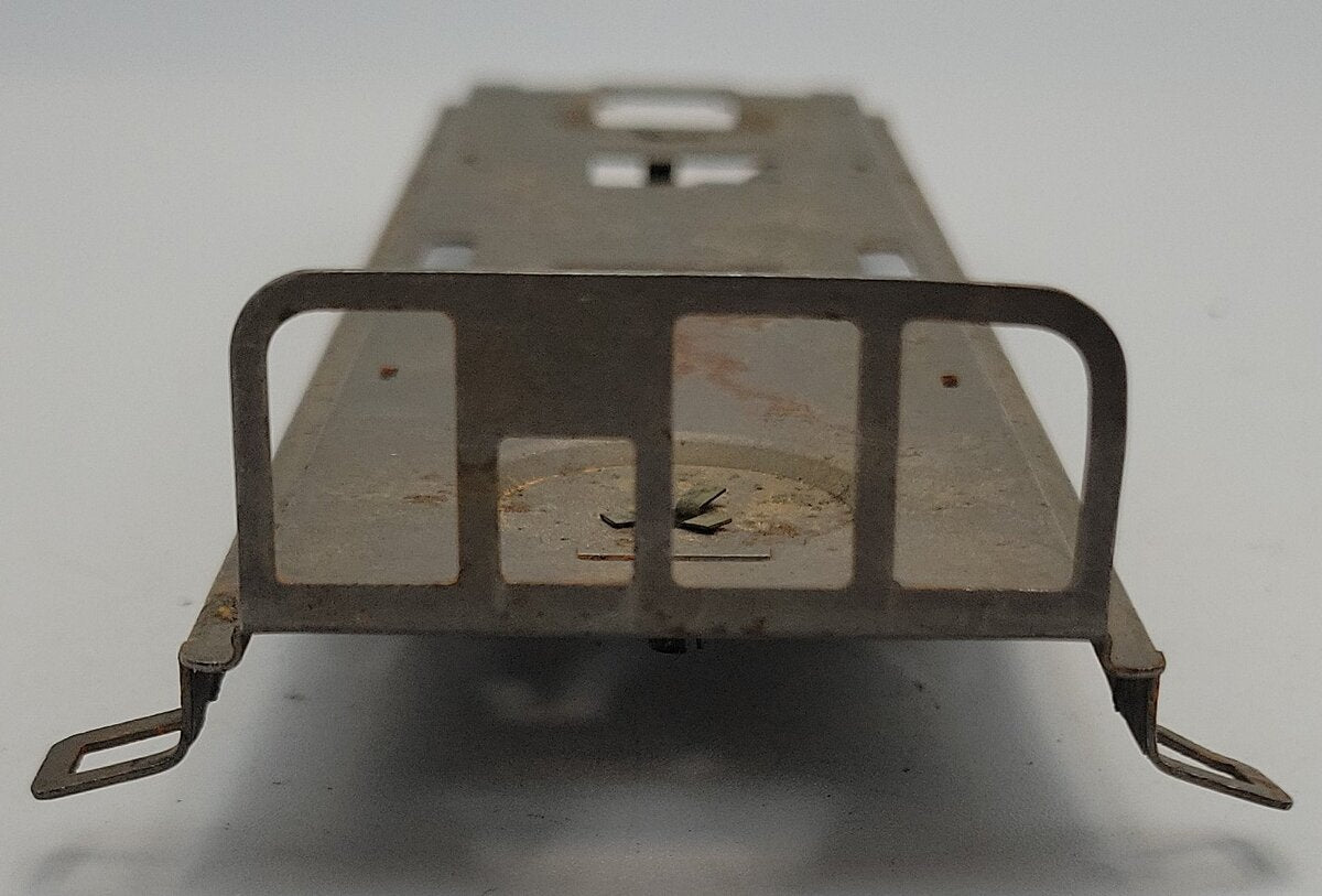 Lionel 6119-4 Unfinished Work Caboose Frame with Rail