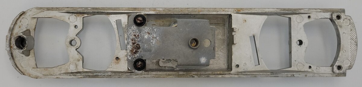 Lionel 2333-20 O Gauge Santa Fe Frame with Battery Cover and Relay Bracket