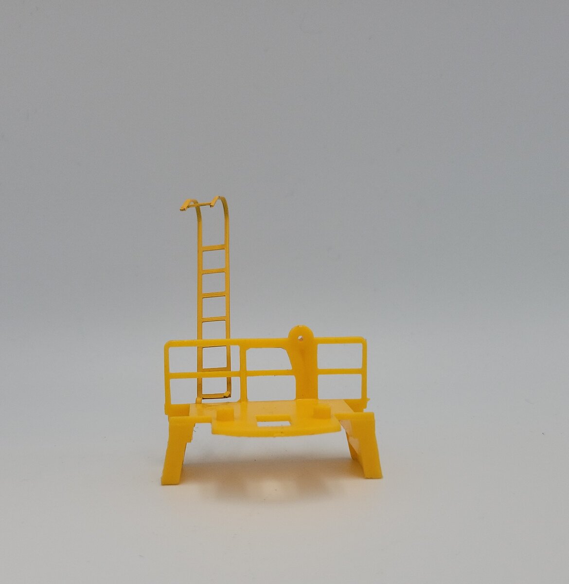 Lionel 6517-6Y Yellow Bay Window Caboose End Rail with Ladder