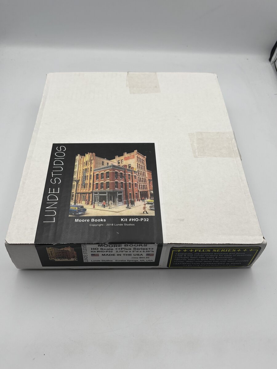 Lunde Studios 32 HO Moore Books 3-Story Bookstore Kit