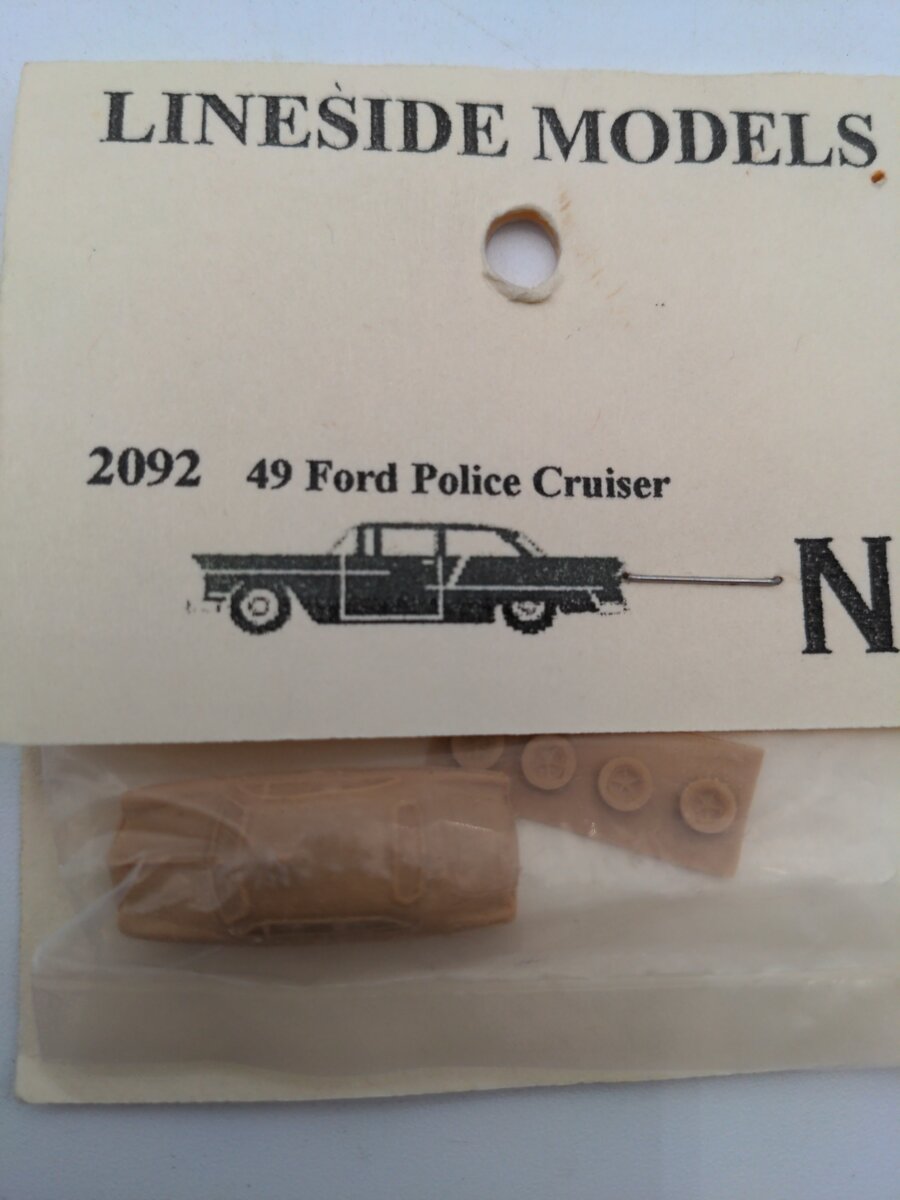 Lineside Models 2092 N 1949 Ford Police Cruiser Model Kit