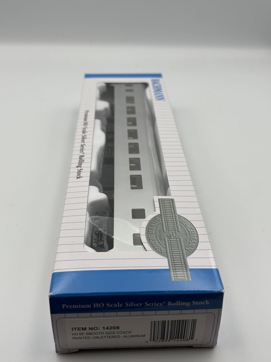 Bachmann 14208 HO Unlettered Aluminum Smooth-Side Coach with Lighted Interior