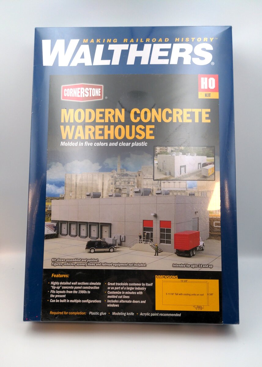 Walthers 933-4067 HO Modern Concrete Warehouse Kit