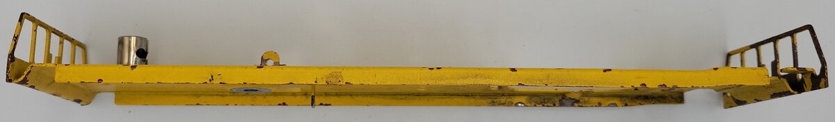 Lionel 628-18 Yellow 44 Ton Diesel Switcher Frame with Lamp Socket