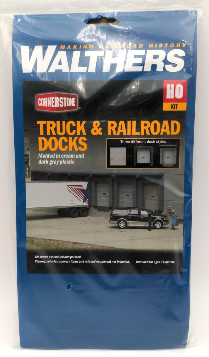 Walthers 933-4070 HO Truck & Railroad Docks Kit