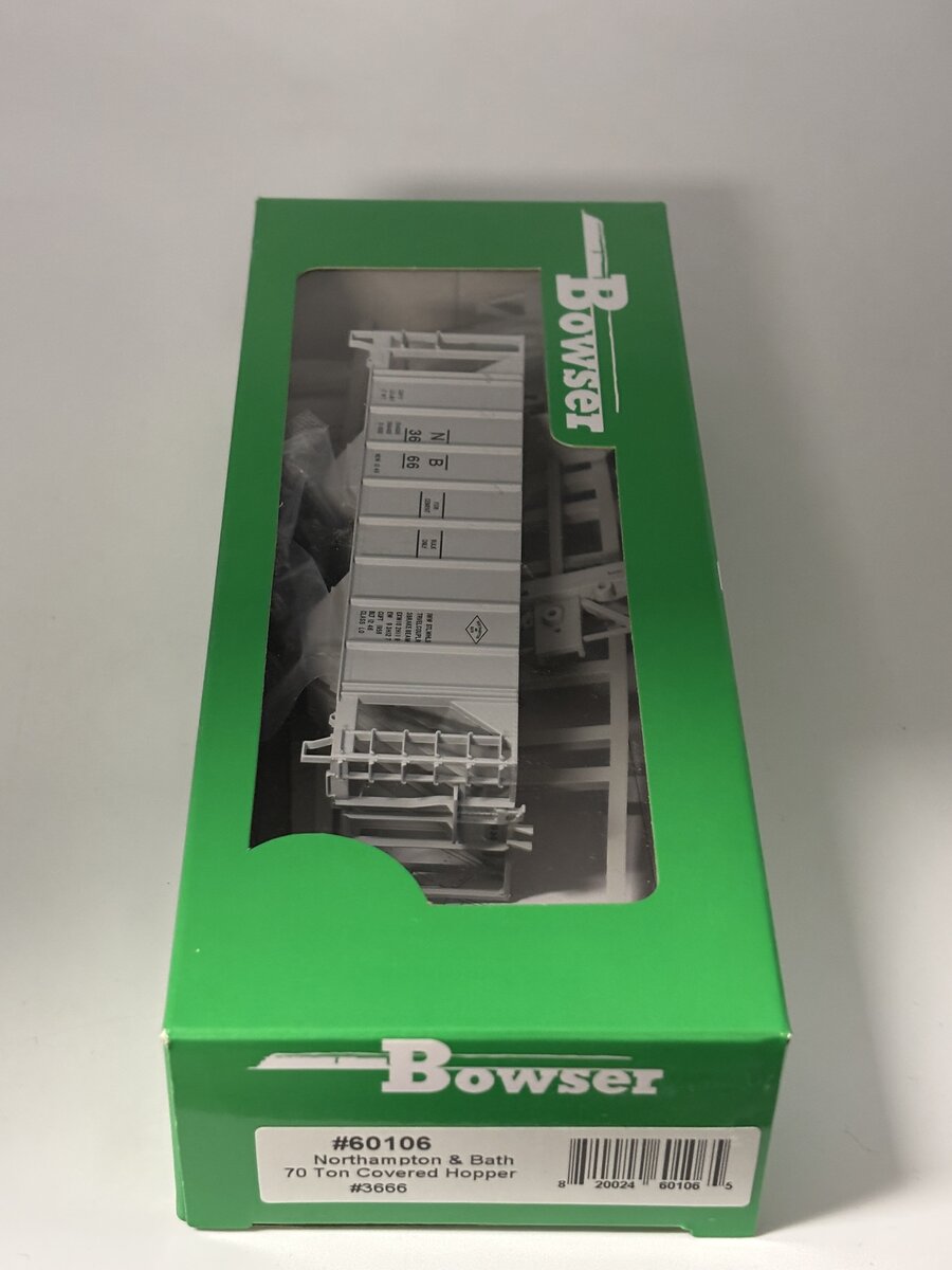 Bowser 60106 HO N&B 70 Ton Covered Hopper Car Kit #3666