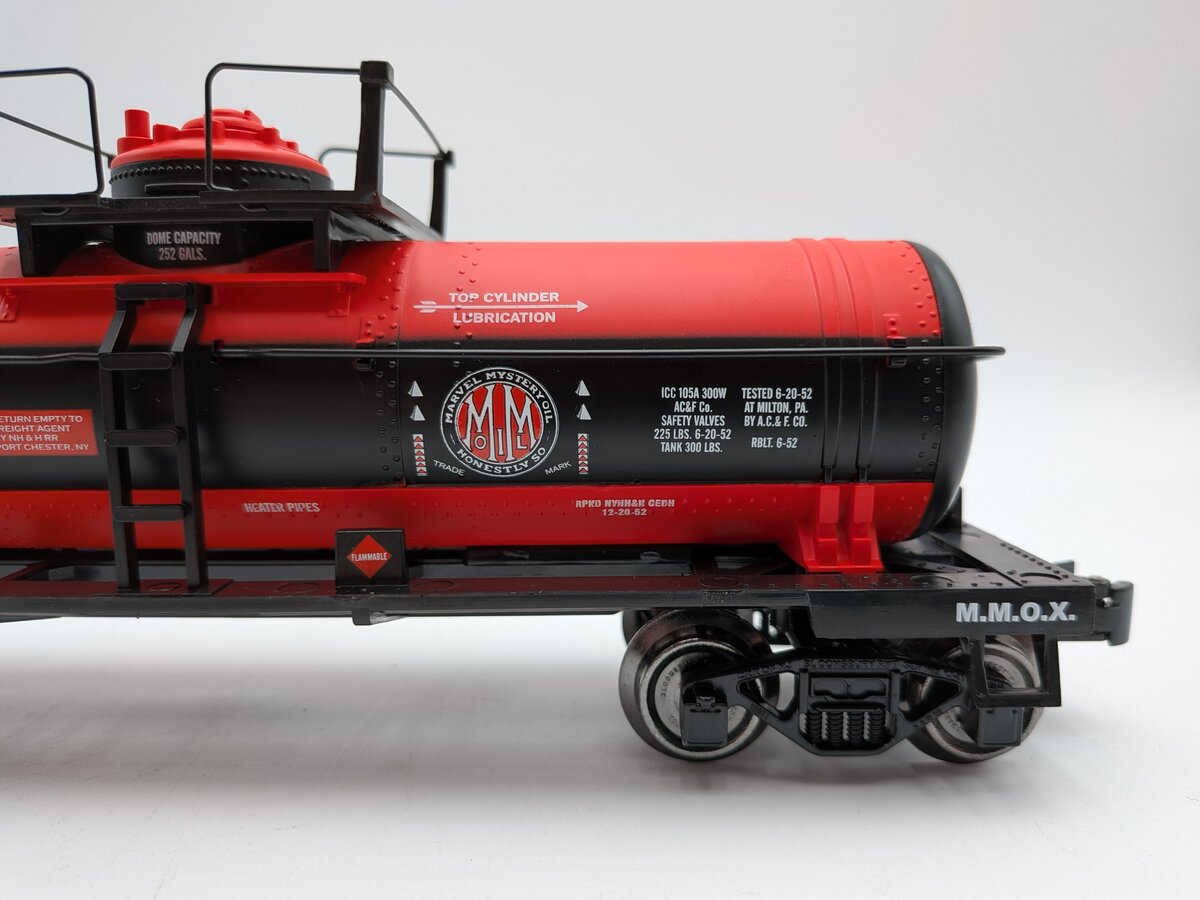 RMT 96899-189 O "Gas & Oil Legends" Marvel Mystery Oil Single Dome Tank Car