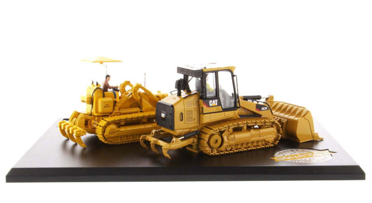 DieCast Masters 85559 1:50 Caterpillar 977 Track Loader and 963K Track Loader