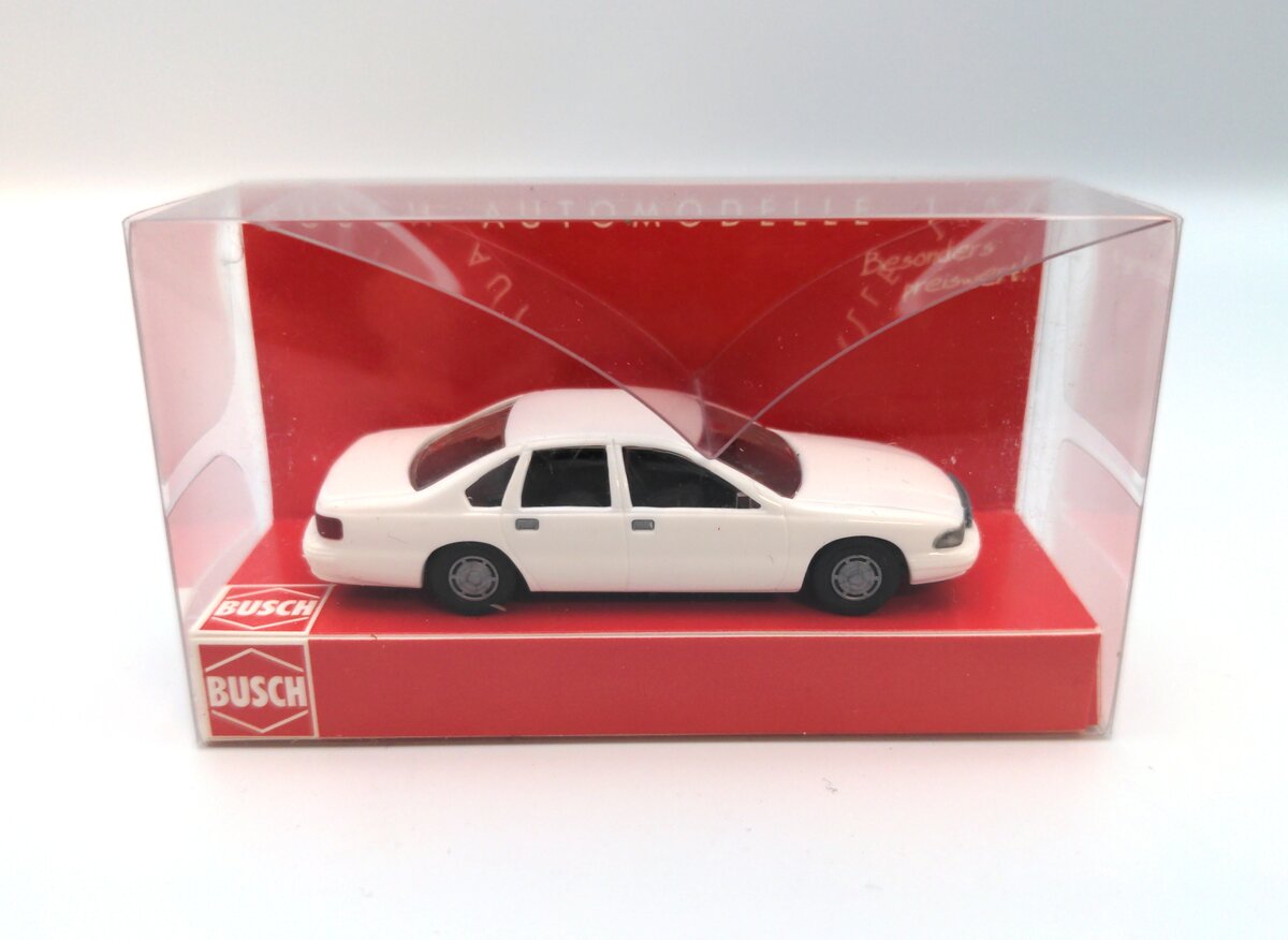 Busch 89122 HO White 1995 Chevrolet Caprice Sedan