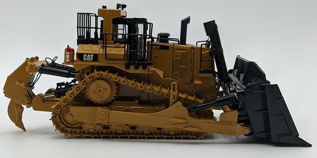 DieCast Masters 85565 1:50 Caterpillar D11T Track-Type Tractor Dozer