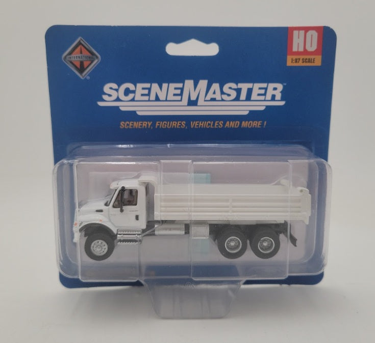 Walthers 949-11660 HO Assembled International 7600 3-Axle Heavy-Duty Dump Truck