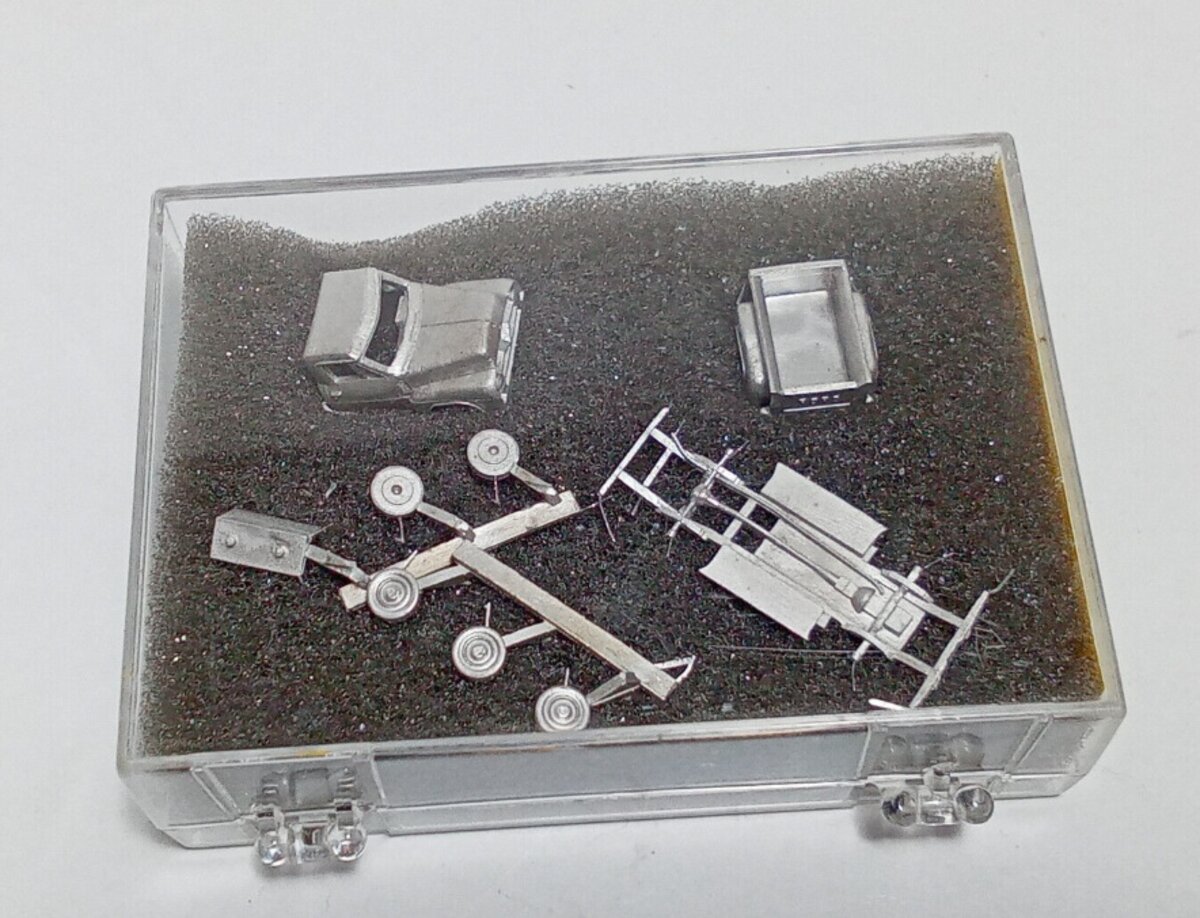 C in C Miniatures 1609 N Scale 1955 F-100 1/4 Ton Pickup White Metal Kit