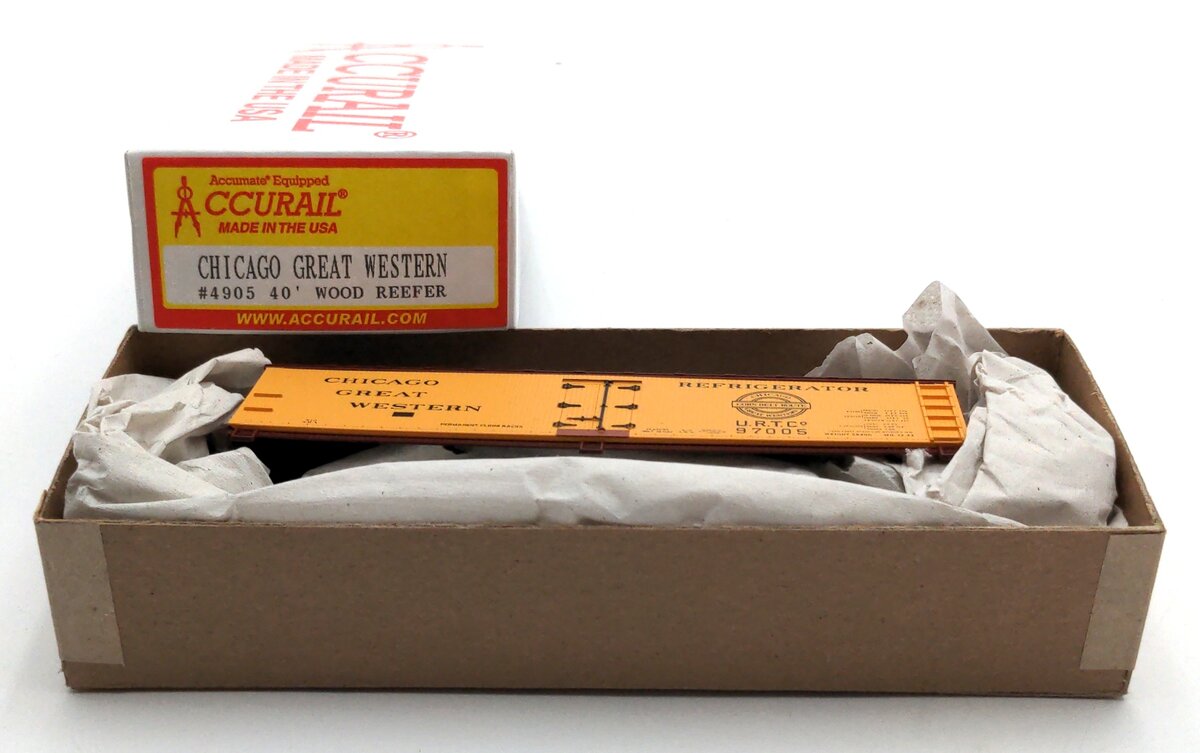 Accurail 4905 HO CGW 40' Wood Reefer Kit