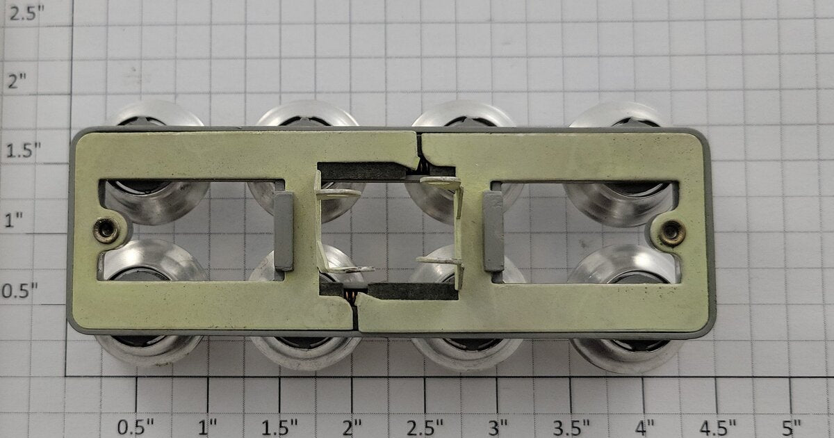 Lionel 195-75 O Gauge 8-Bulb Floodlight Head in Separate Sale Box