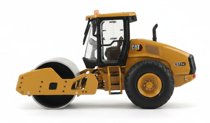 Diecast Masters 85589 1:50 Caterpillar CS11 GC Vibratory Soil Compactor