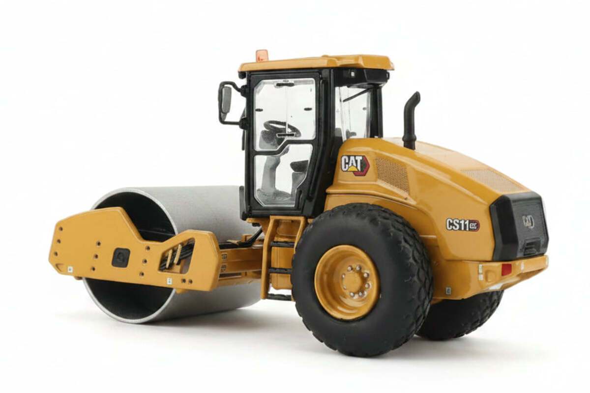 Diecast Masters 85589 1:50 Caterpillar CS11 GC Vibratory Soil Compactor