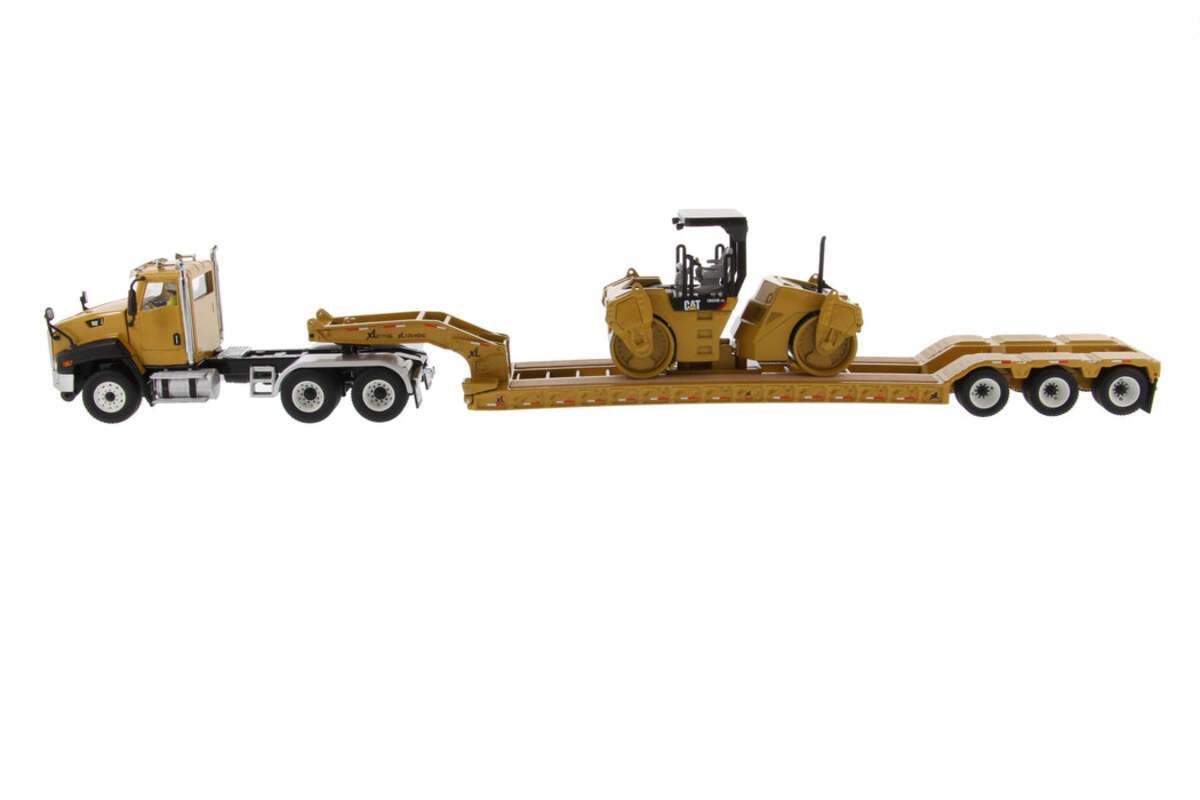 DieCast Masters 85601C 1:50 Core Classics Series Caterpillar CT660 Day Cab